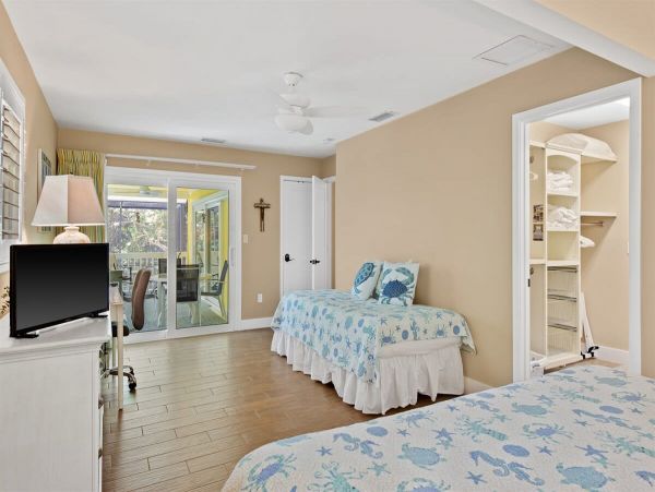 Charming Vacation Rental in Sanibel Island - Book Now!