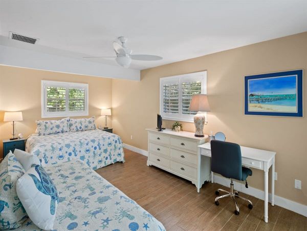 Charming Vacation Rental in Sanibel Island - Book Now!