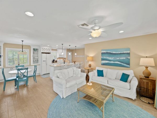 Charming Vacation Rental in Sanibel Island - Book Now!