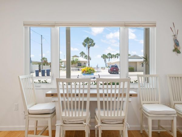 Spacious Vacation Rental with 3 Bedrooms in Nokomis Beach