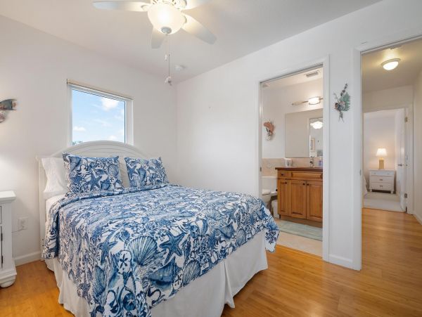 Spacious Vacation Rental with 3 Bedrooms in Nokomis Beach