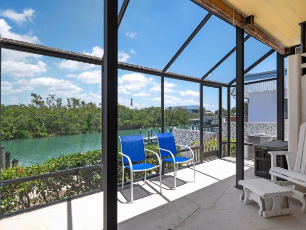 Spacious Vacation Rental with 3 Bedrooms in Nokomis Beach