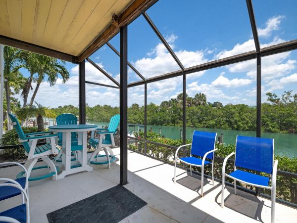 Spacious Vacation Rental with 3 Bedrooms in Nokomis Beach