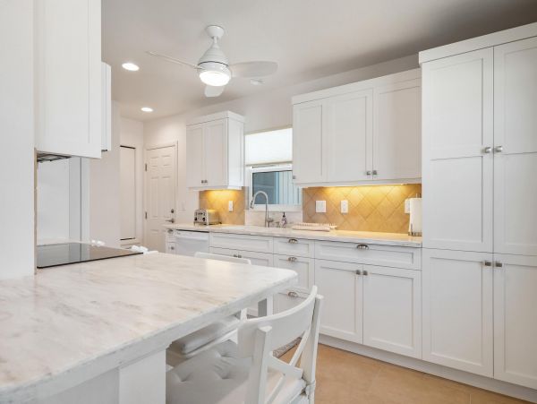 Spacious Vacation Rental with 3 Bedrooms in Nokomis Beach
