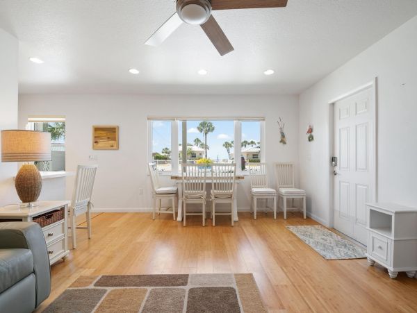 Spacious Vacation Rental with 3 Bedrooms in Nokomis Beach