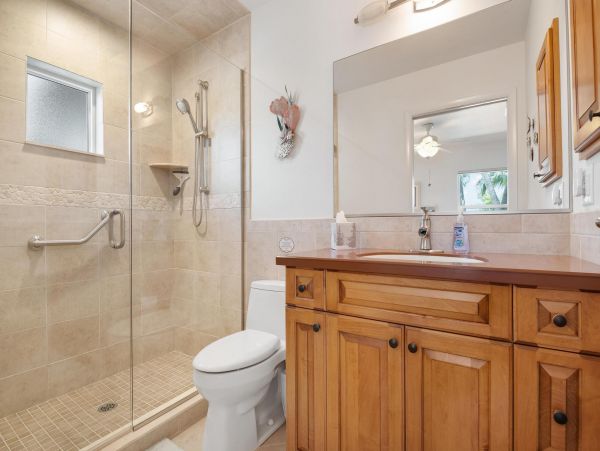 Spacious Vacation Rental with 3 Bedrooms in Nokomis Beach