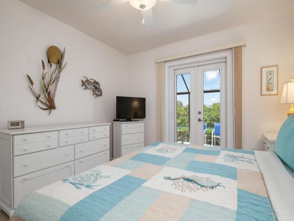 Spacious Vacation Rental with 3 Bedrooms in Nokomis Beach