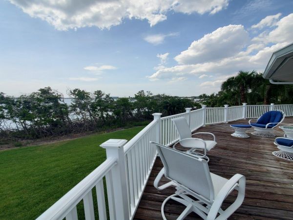 Bay Front Vacation Rental with 3 Bedrooms in Manasota Key