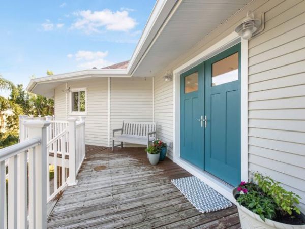 Bay Front Vacation Rental with 3 Bedrooms in Manasota Key