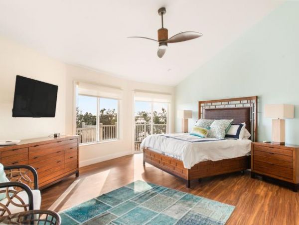 Bay Front Vacation Rental with 3 Bedrooms in Manasota Key