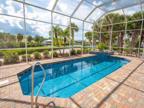 Beautiful Vacation Rental in Englewood - Book Your Stay!