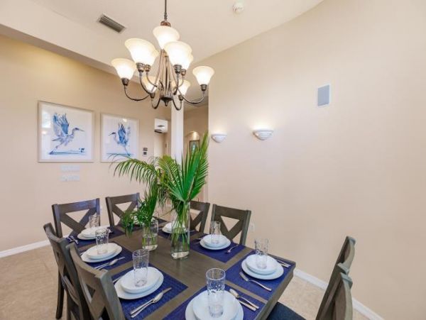 Beautiful Vacation Rental in Englewood - Book Your Stay!