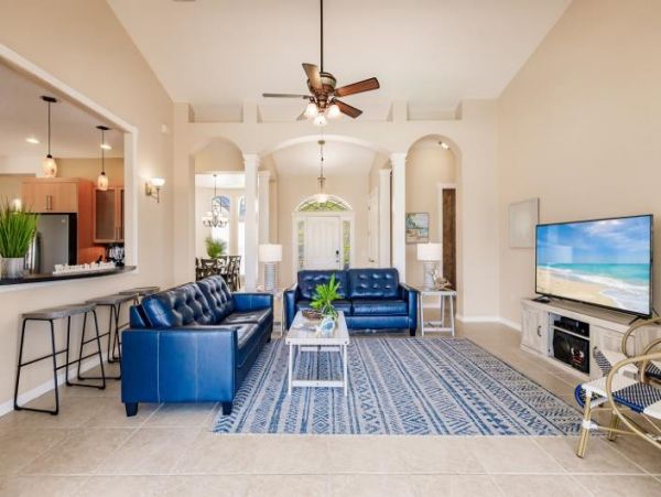 Beautiful Vacation Rental in Englewood - Book Your Stay!