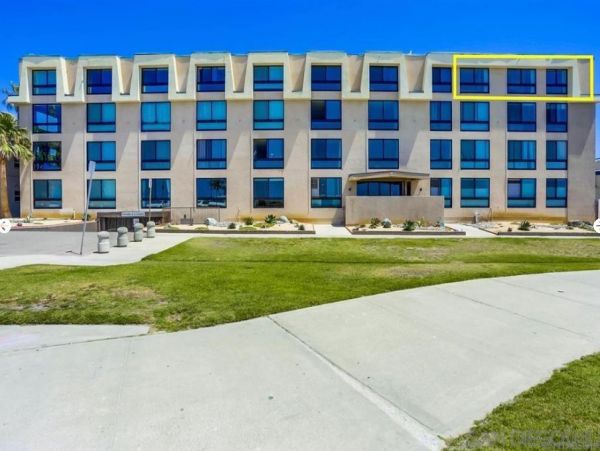 Stunning Vacation Rental in Pacific Beach - Ocean Views Await!
