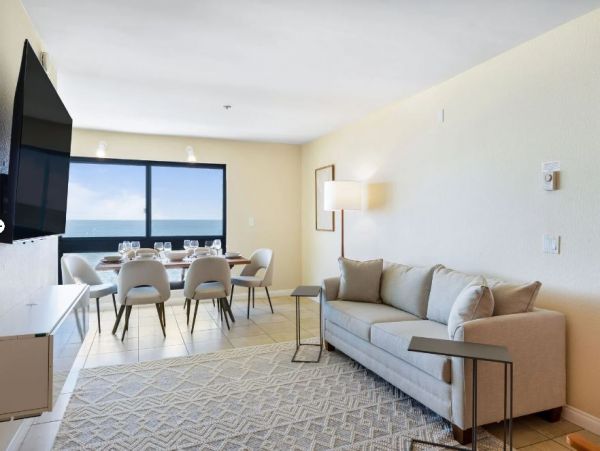 Stunning Vacation Rental in Pacific Beach - Ocean Views Await!
