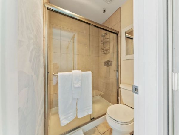 Stunning Vacation Rental in Pacific Beach - Ocean Views Await!