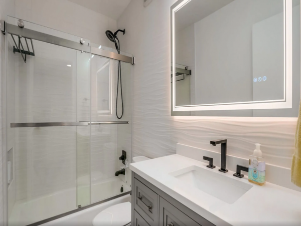 Beachfront Vacation Rental with One Bedroom