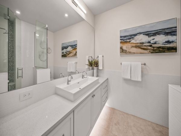 Luxury Five Bedroom Vacation Rental Steps from Siesta Key Beach