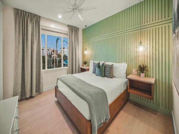 Luxury Five Bedroom Vacation Rental Steps from Siesta Key Beach