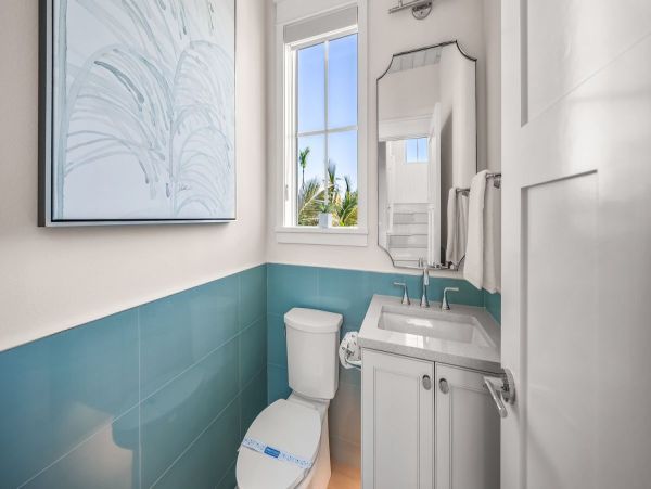 Luxury Five Bedroom Vacation Rental Steps from Siesta Key Beach