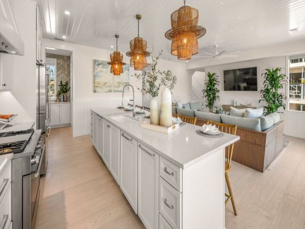 Luxury Five Bedroom Vacation Rental Steps from Siesta Key Beach - additional view, photo 2