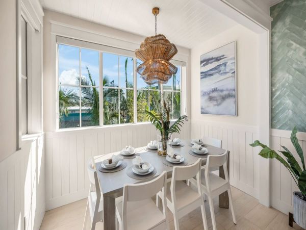Luxury Five Bedroom Vacation Rental Steps from Siesta Key Beach