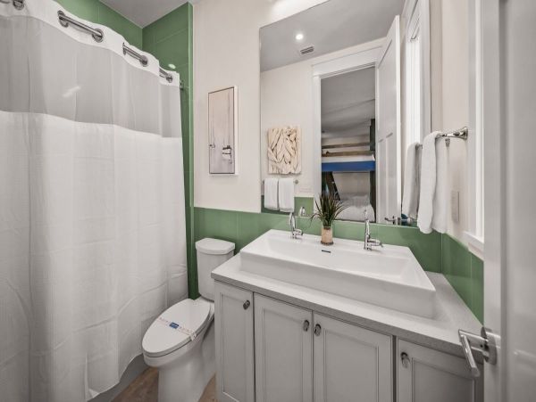 Luxury Five Bedroom Vacation Rental Steps from Siesta Key Beach