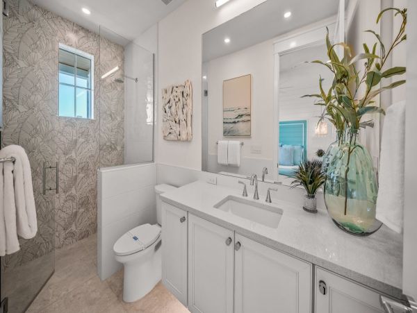 Luxury Five Bedroom Vacation Rental Steps from Siesta Key Beach