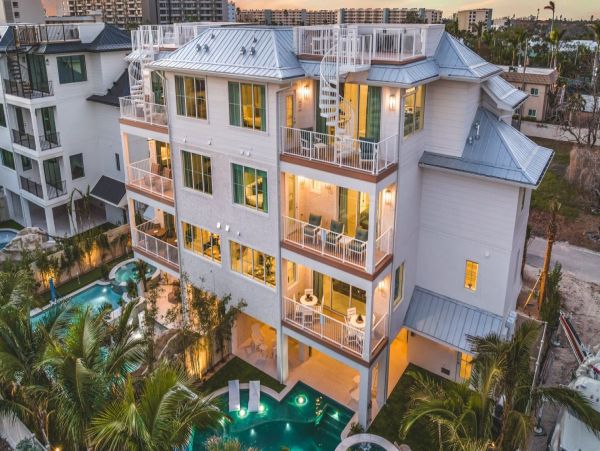 Luxury Five Bedroom Vacation Rental Steps from Siesta Key Beach