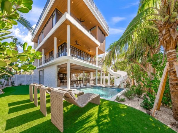 Luxury Siesta Key Villa with a Pool, Rooftop Views, & Great Amenities