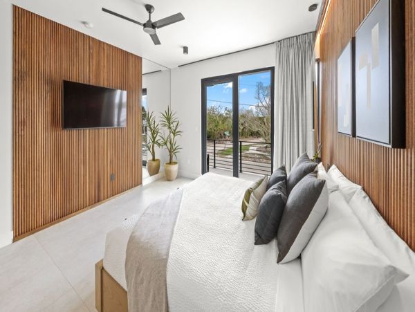 Luxury Siesta Key Villa with a Pool, Rooftop Views, & Great Amenities