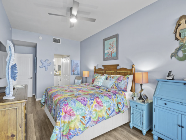 A Rare Find Holmes Beach Rental Direct Beach Walk- Out