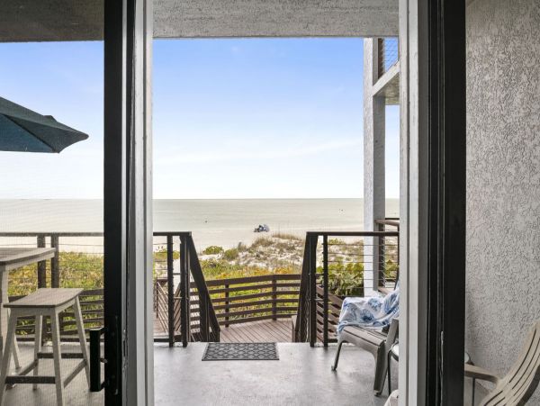 A Rare Find Holmes Beach Rental Direct Beach Walk- Out