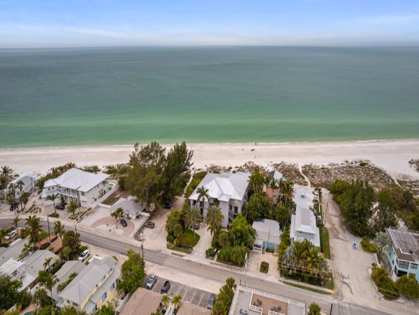 A Rare Find Holmes Beach Rental Direct Beach Walk- Out