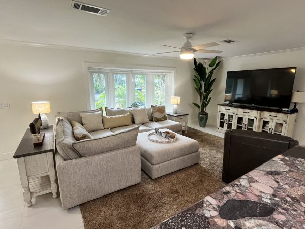 Your Ideal Siesta Key Getaway with Pool