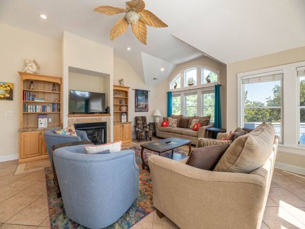 Charming Vacation Rental in Corolla Village, Outer Banks