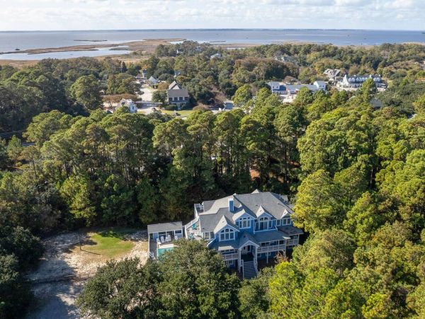 Charming Vacation Rental in Corolla Village, Outer Banks