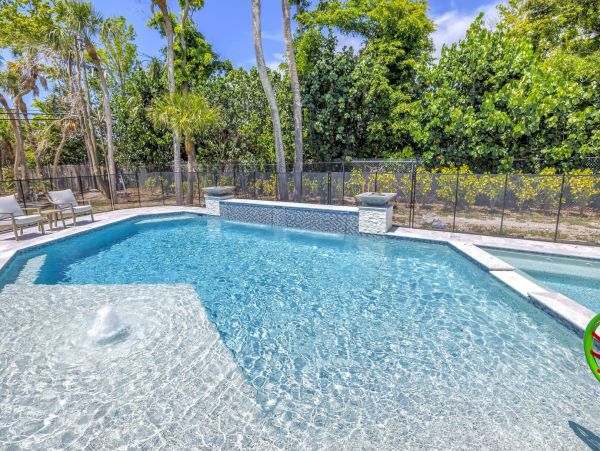 Siesta Key Luxury Vacation Rental - Four-Bedroom Private Pool Home