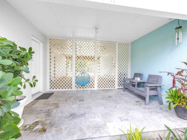 Siesta Key Luxury Vacation Rental - Four-Bedroom Private Pool Home