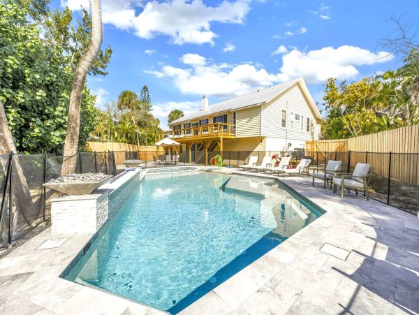 Siesta Key Luxury Vacation Rental - Four-Bedroom Private Pool Home