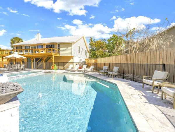 Siesta Key Luxury Vacation Rental - Four-Bedroom Private Pool Home