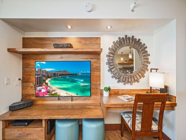 Honolulu Condo: Ocean Views, Steps from Waikiki Beach