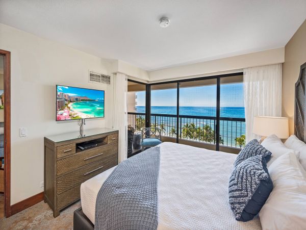 Honolulu Condo: Ocean Views, Steps from Waikiki Beach