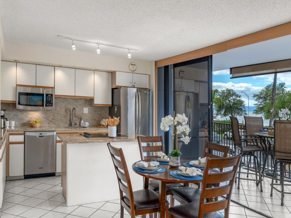 Wailea Two Bedroom Beachfront Vacation Condo