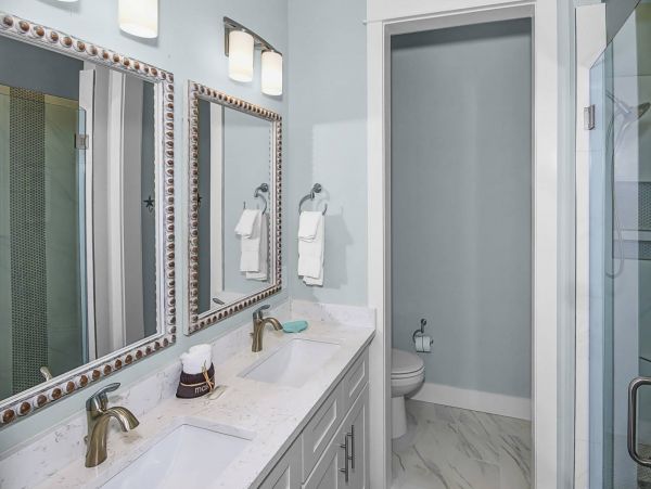 Coastal Perfect Getaway with 5 Bedrooms & Amazing Amenities
