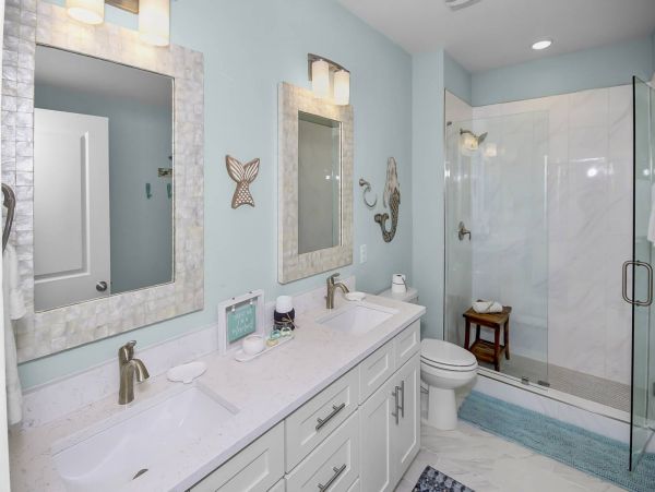 Coastal Perfect Getaway with 5 Bedrooms & Amazing Amenities