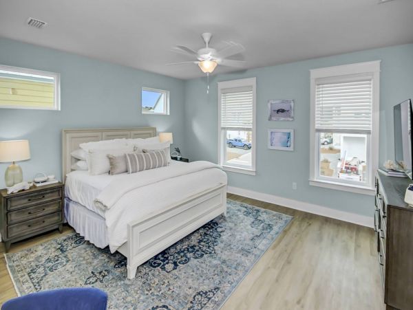 Coastal Perfect Getaway with 5 Bedrooms & Amazing Amenities