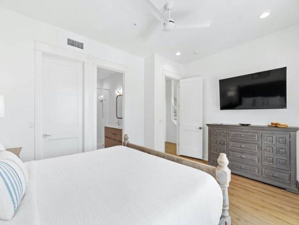 Beautiful Vacation Home with Beach Across the Street in Panama City Beach