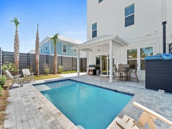 Beautiful Vacation Home with Beach Across the Street in Panama City Beach