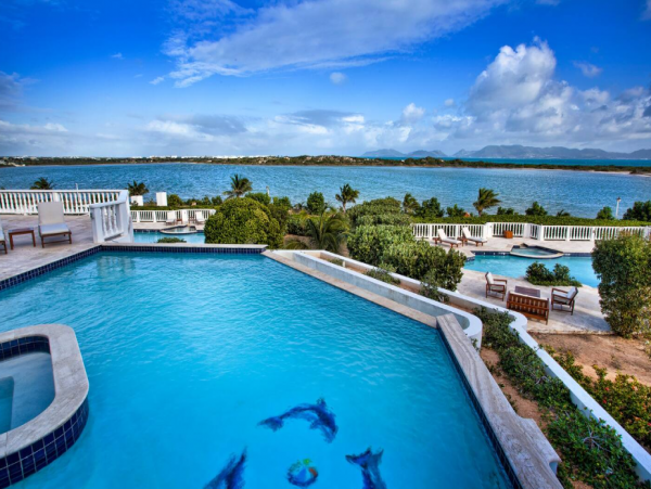 Luxury Vacation Estate with 22 Bedrooms in Dominican Republic